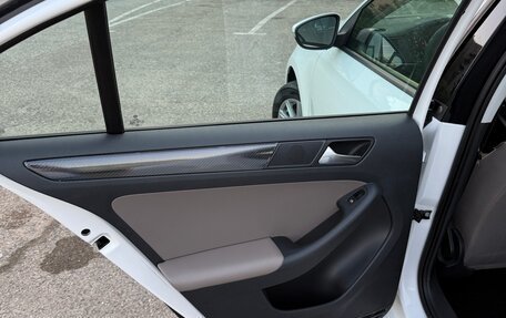 Volkswagen Jetta VI, 2012 год, 1 050 000 рублей, 13 фотография