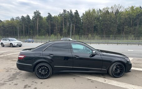 Mercedes-Benz E-Класс, 2011 год, 1 900 000 рублей, 3 фотография