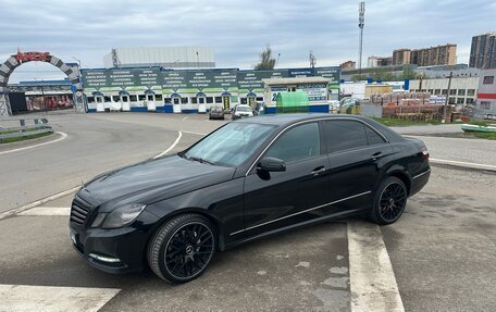 Mercedes-Benz E-Класс, 2011 год, 1 900 000 рублей, 4 фотография