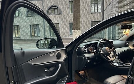 Mercedes-Benz E-Класс, 2018 год, 3 000 000 рублей, 6 фотография
