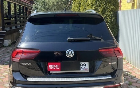 Volkswagen Tiguan II, 2018 год, 2 400 000 рублей, 2 фотография