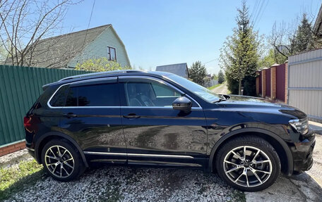 Volkswagen Tiguan II, 2018 год, 2 400 000 рублей, 4 фотография