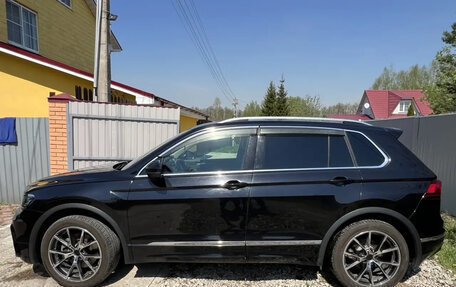 Volkswagen Tiguan II, 2018 год, 2 400 000 рублей, 5 фотография