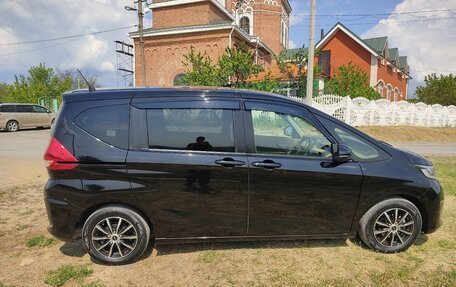 Honda Freed II, 2019 год, 1 600 000 рублей, 5 фотография