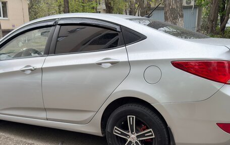 Hyundai Solaris II рестайлинг, 2014 год, 820 000 рублей, 2 фотография