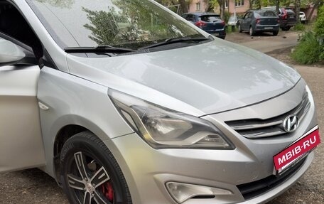 Hyundai Solaris II рестайлинг, 2014 год, 820 000 рублей, 4 фотография