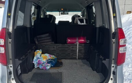 Toyota Noah III, 2013 год, 1 415 000 рублей, 11 фотография