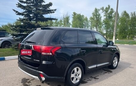 Mitsubishi Outlander III рестайлинг 3, 2016 год, 1 690 000 рублей, 6 фотография