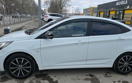 Hyundai Solaris II рестайлинг, 2011 год, 650 000 рублей, 5 фотография
