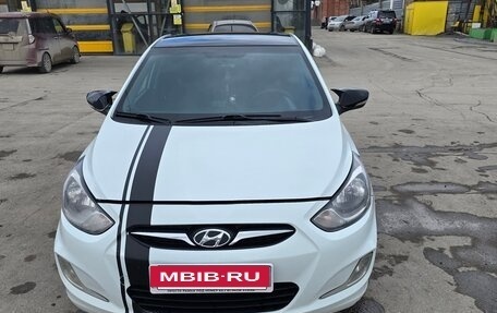 Hyundai Solaris II рестайлинг, 2011 год, 650 000 рублей, 2 фотография