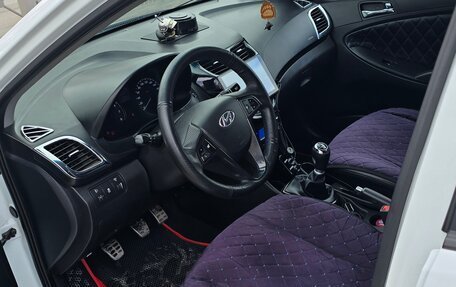 Hyundai Solaris II рестайлинг, 2011 год, 650 000 рублей, 12 фотография