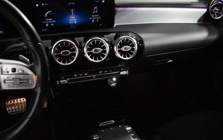 Mercedes-Benz CLA, 2020 год, 2 680 000 рублей, 15 фотография