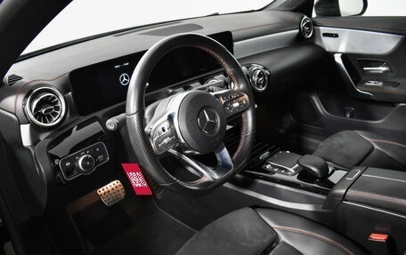 Mercedes-Benz CLA, 2020 год, 2 680 000 рублей, 9 фотография