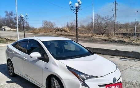 Toyota Prius IV XW50, 2016 год, 1 550 000 рублей, 2 фотография