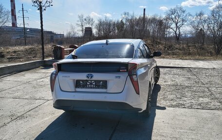 Toyota Prius IV XW50, 2016 год, 1 550 000 рублей, 6 фотография