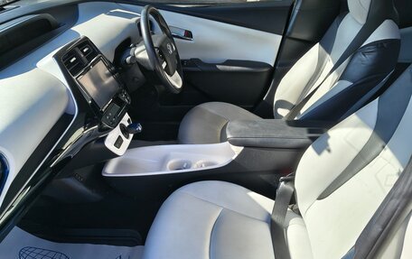 Toyota Prius IV XW50, 2016 год, 1 550 000 рублей, 16 фотография