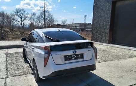 Toyota Prius IV XW50, 2016 год, 1 550 000 рублей, 7 фотография