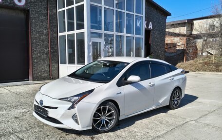 Toyota Prius IV XW50, 2016 год, 1 550 000 рублей, 10 фотография