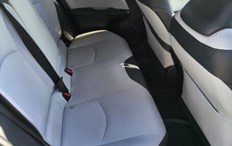 Toyota Prius IV XW50, 2016 год, 1 550 000 рублей, 12 фотография