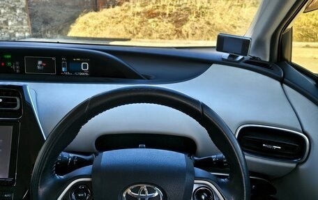 Toyota Prius IV XW50, 2016 год, 1 550 000 рублей, 20 фотография