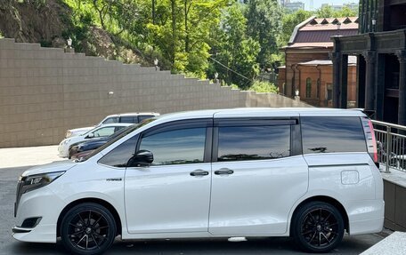Toyota Esquire I, 2020 год, 3 100 000 рублей, 4 фотография