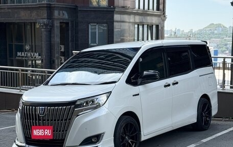 Toyota Esquire I, 2020 год, 3 100 000 рублей, 2 фотография