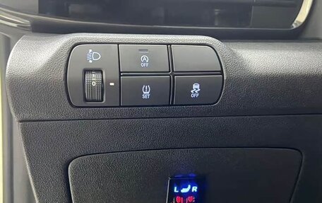 Hyundai Elantra, 2022 год, 1 300 000 рублей, 13 фотография