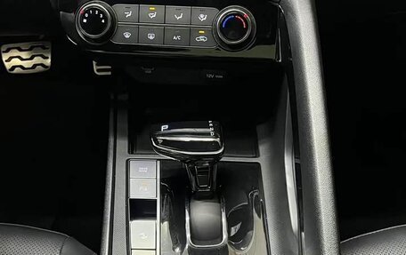 Hyundai Elantra, 2022 год, 1 300 000 рублей, 10 фотография