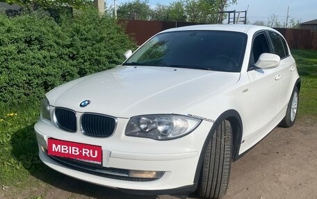 BMW 1 серия, 2011 год, 925 000 рублей, 1 фотография