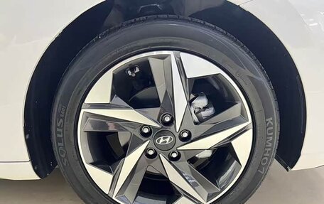 Hyundai Elantra, 2022 год, 1 300 000 рублей, 19 фотография