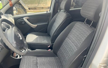 Renault Logan I, 2012 год, 700 000 рублей, 8 фотография
