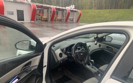 Chevrolet Cruze II, 2011 год, 590 000 рублей, 10 фотография
