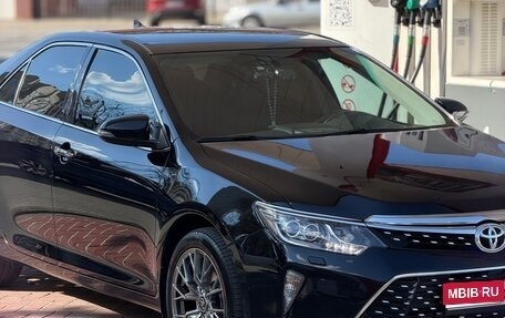 Toyota Camry, 2018 год, 2 350 000 рублей, 1 фотография