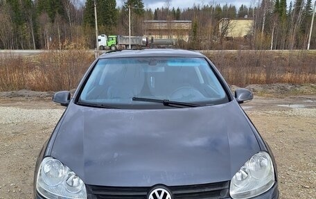 Volkswagen Golf V, 2004 год, 440 000 рублей, 1 фотография