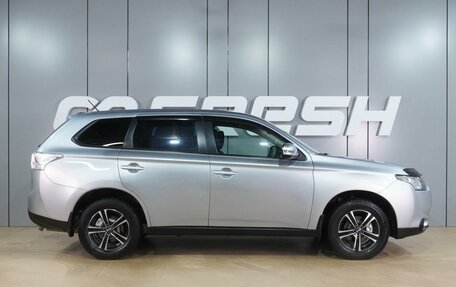 Mitsubishi Outlander III рестайлинг 3, 2013 год, 1 379 000 рублей, 5 фотография
