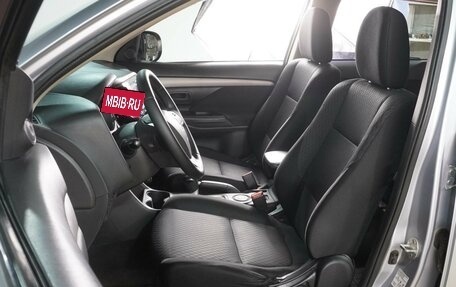 Mitsubishi Outlander III рестайлинг 3, 2013 год, 1 379 000 рублей, 10 фотография