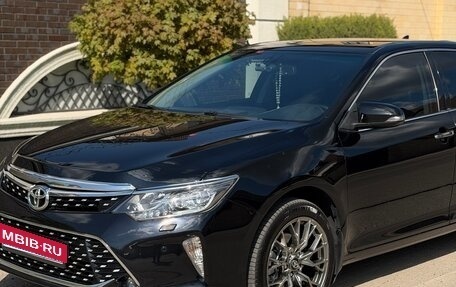 Toyota Camry, 2018 год, 2 350 000 рублей, 2 фотография