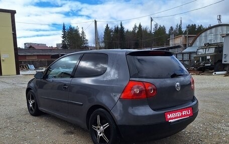 Volkswagen Golf V, 2004 год, 440 000 рублей, 3 фотография