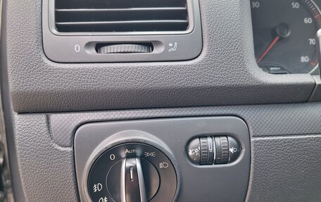 Volkswagen Golf V, 2004 год, 440 000 рублей, 10 фотография
