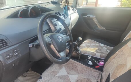 Toyota Verso I, 2009 год, 800 000 рублей, 9 фотография
