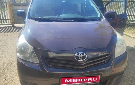 Toyota Verso I, 2009 год, 800 000 рублей, 3 фотография