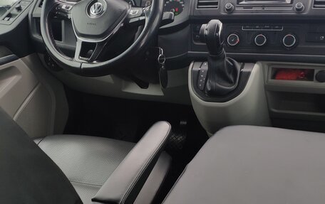Volkswagen Caravelle T6 рестайлинг, 2019 год, 3 450 000 рублей, 3 фотография