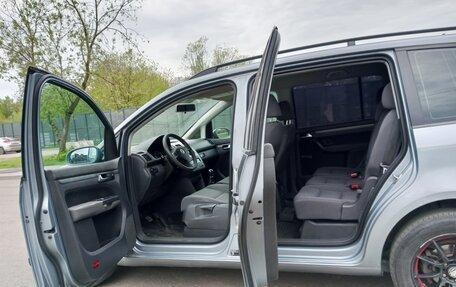 Volkswagen Touran III, 2009 год, 690 000 рублей, 7 фотография
