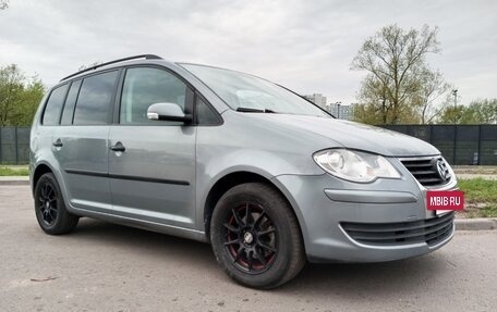 Volkswagen Touran III, 2009 год, 690 000 рублей, 3 фотография