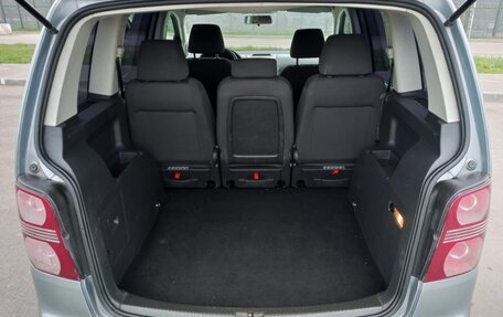Volkswagen Touran III, 2009 год, 690 000 рублей, 14 фотография