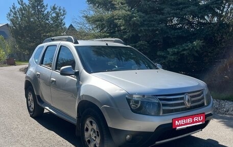 Renault Duster I рестайлинг, 2014 год, 865 000 рублей, 2 фотография