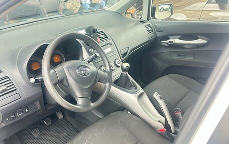 Toyota Auris II, 2009 год, 590 000 рублей, 10 фотография