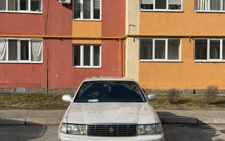 Toyota Crown, 1992 год, 650 000 рублей, 2 фотография
