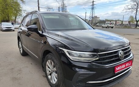 Volkswagen Tiguan II, 2021 год, 2 870 000 рублей, 1 фотография