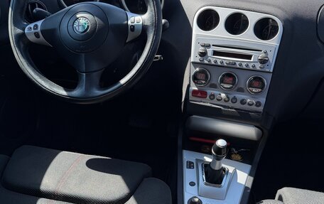 Alfa Romeo 156 I рестайлинг 1, 2004 год, 700 000 рублей, 13 фотография